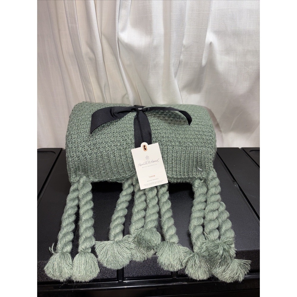 NWT Hearth & Hand with Magnolia New Knit Throw Blanket Green 50x60 Machine Wash